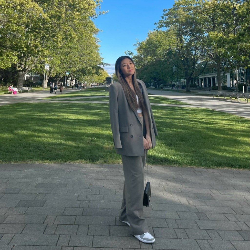 Aritzia Blazer & Trouser/Short Suit Set